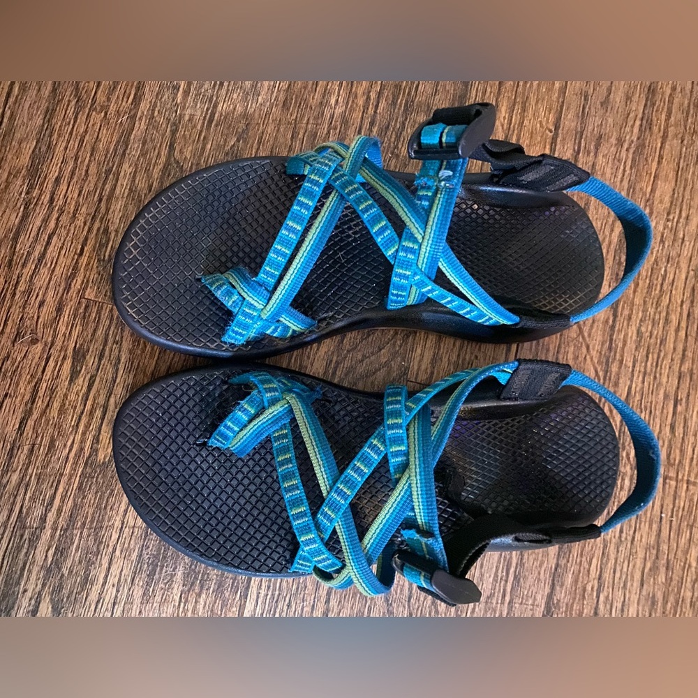 Women’s Chacos Size 7